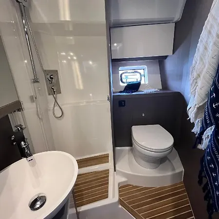 Puissance, Elegance Et Style, Yacht A