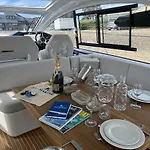 Puissance, Elegance Et Style, Yacht A * Довиль
