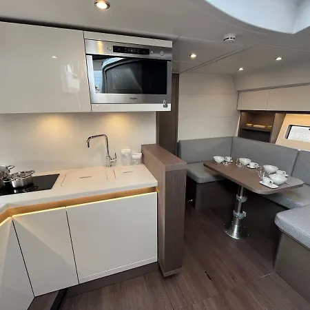 Puissance, Elegance Et Style, Yacht A