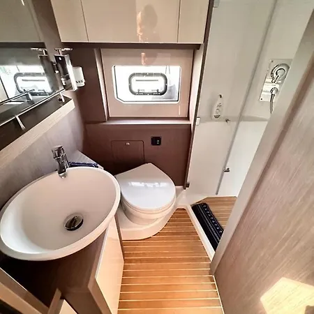 Puissance, Elegance Et Style, Yacht A Deauville