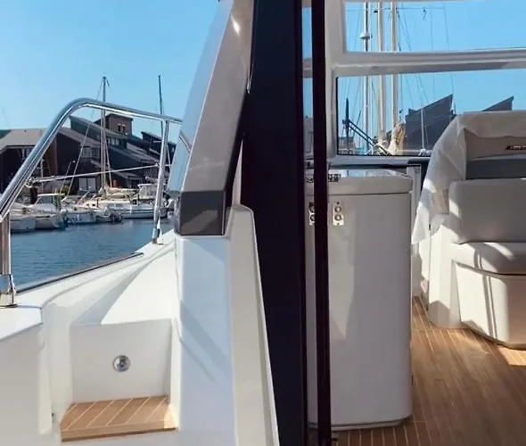 ספינת מלון Puissance, Elegance Et Style, Yacht A