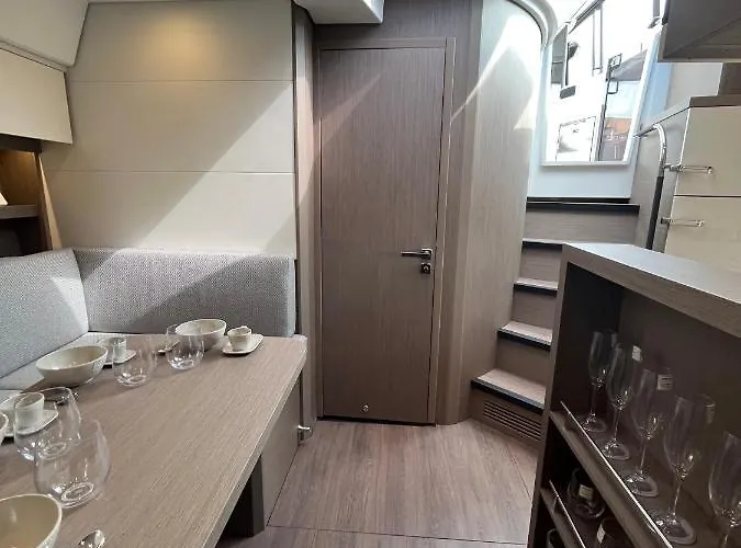 Puissance, Elegance Et Style, Yacht A Deauville