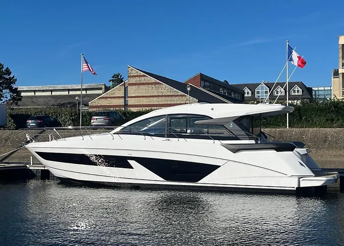 Puissance, Elegance Et Style, Yacht A ספינת מלון דוביל