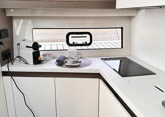 Bådhotel Puissance, Elegance Et Style, Yacht A