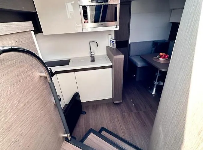 Puissance, Elegance Et Style, Yacht A ספינת מלון